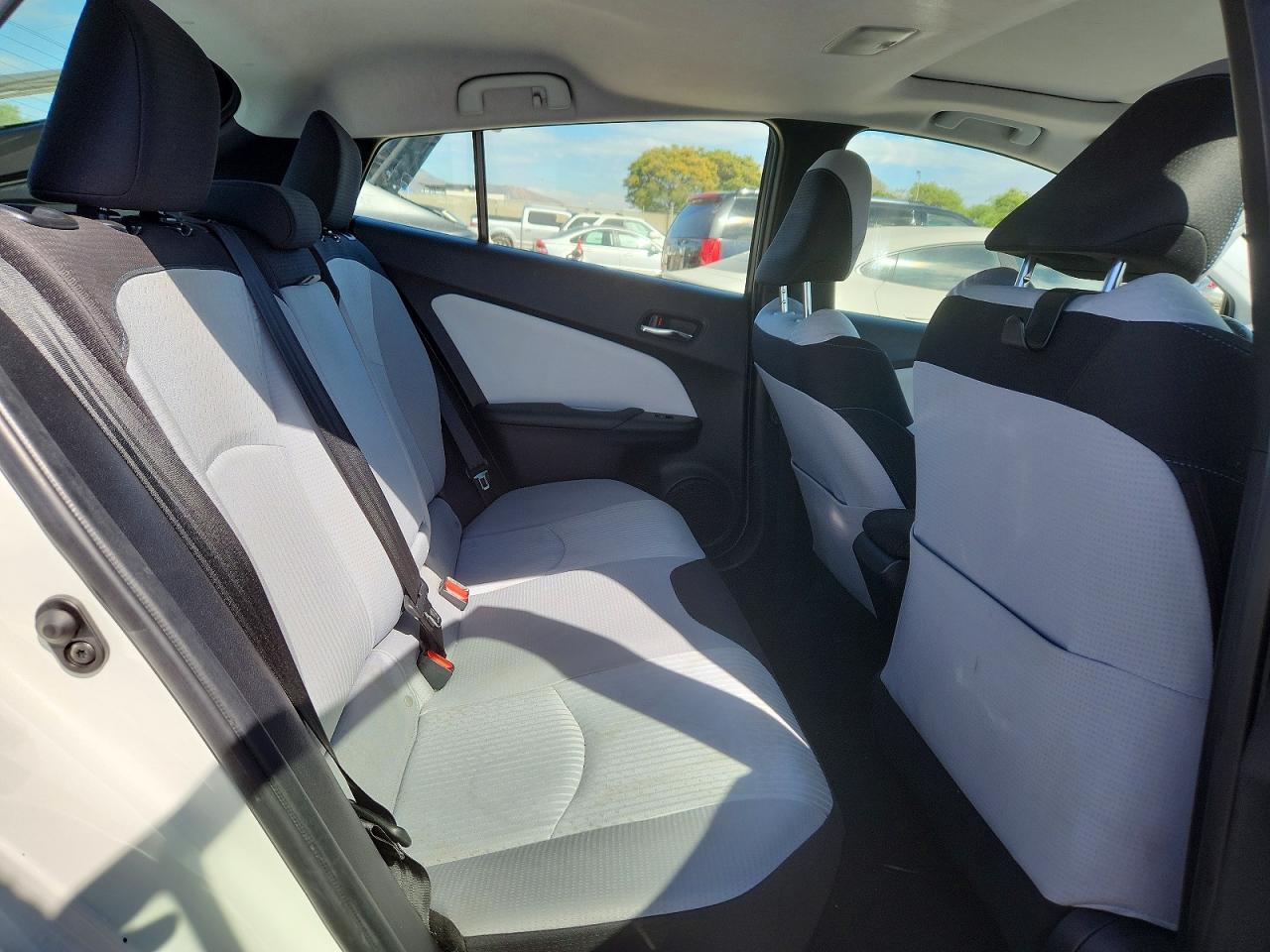 2016 TOYOTA PRIUS THREE photo 28