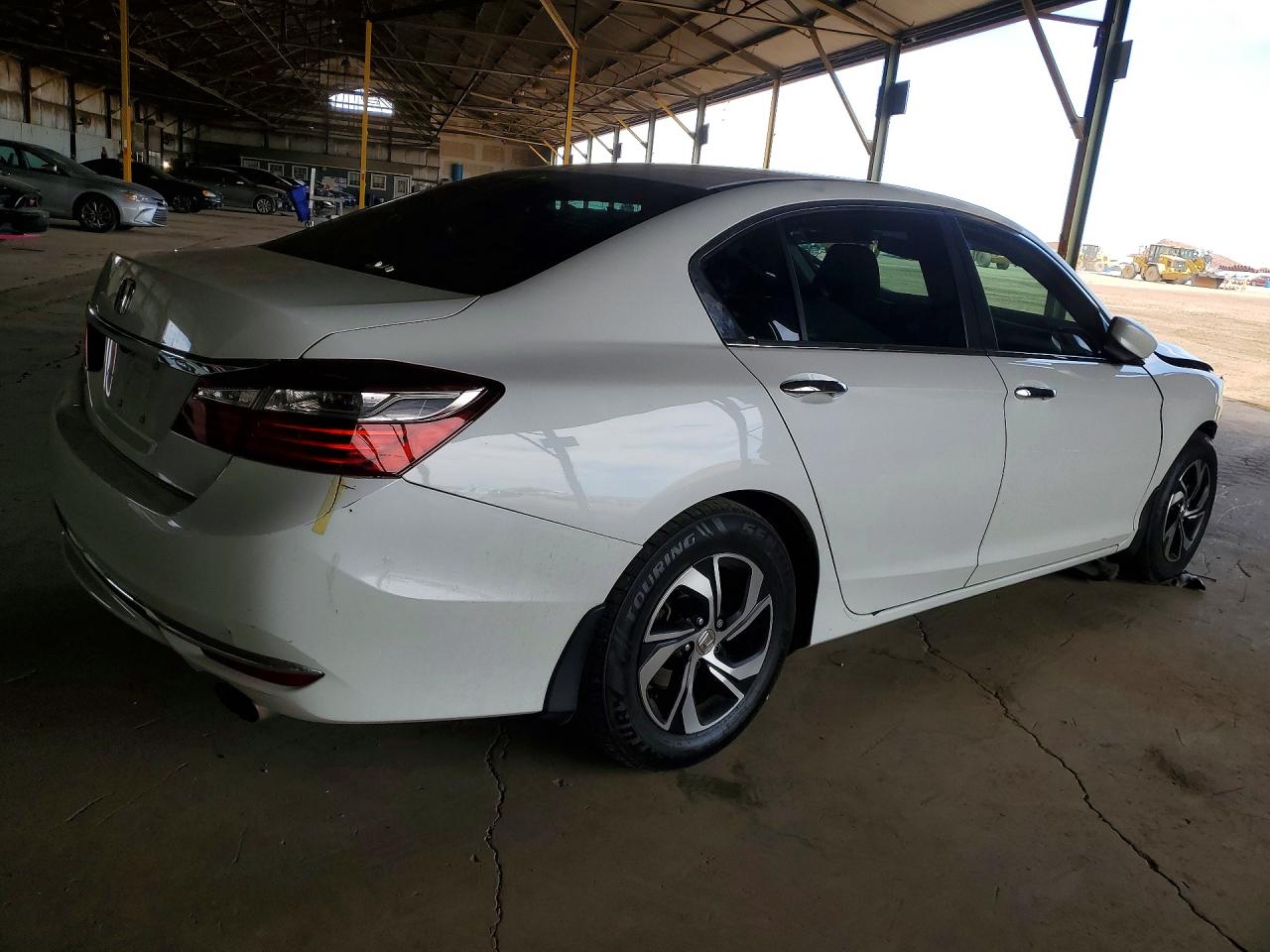 2016 HONDA ACCORD LX photo 5