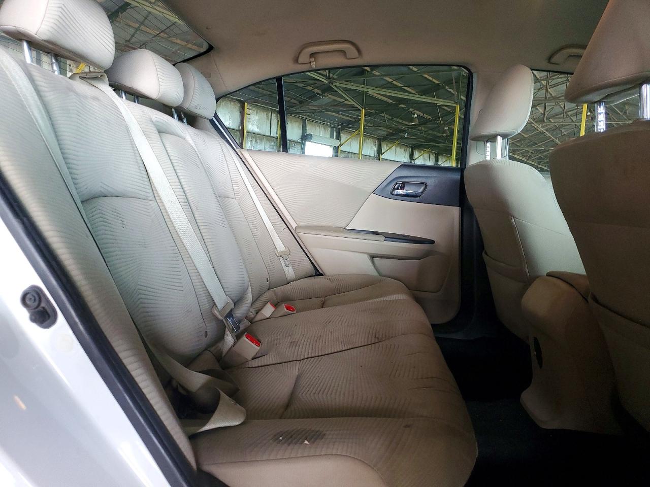 2016 HONDA ACCORD LX photo 19
