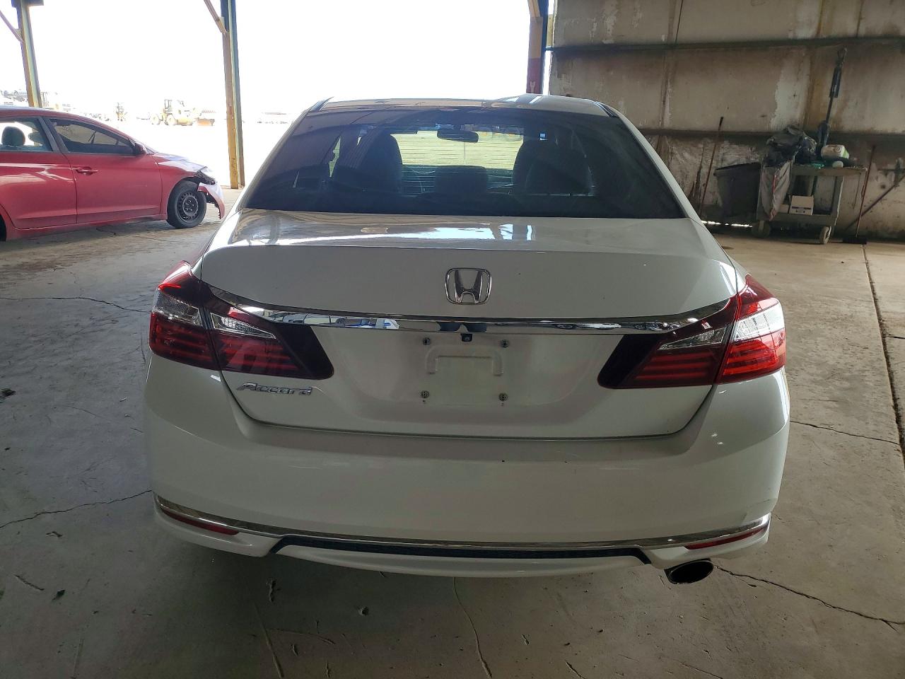 2016 HONDA ACCORD LX photo 11
