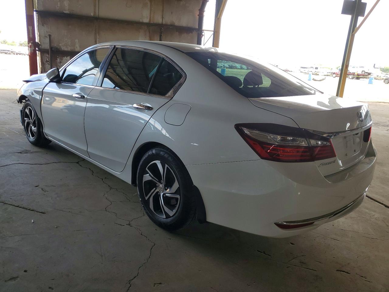 2016 HONDA ACCORD LX photo 3