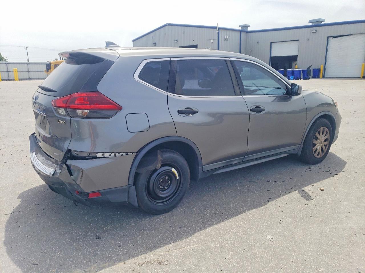 2018 NISSAN ROGUE S photo 5