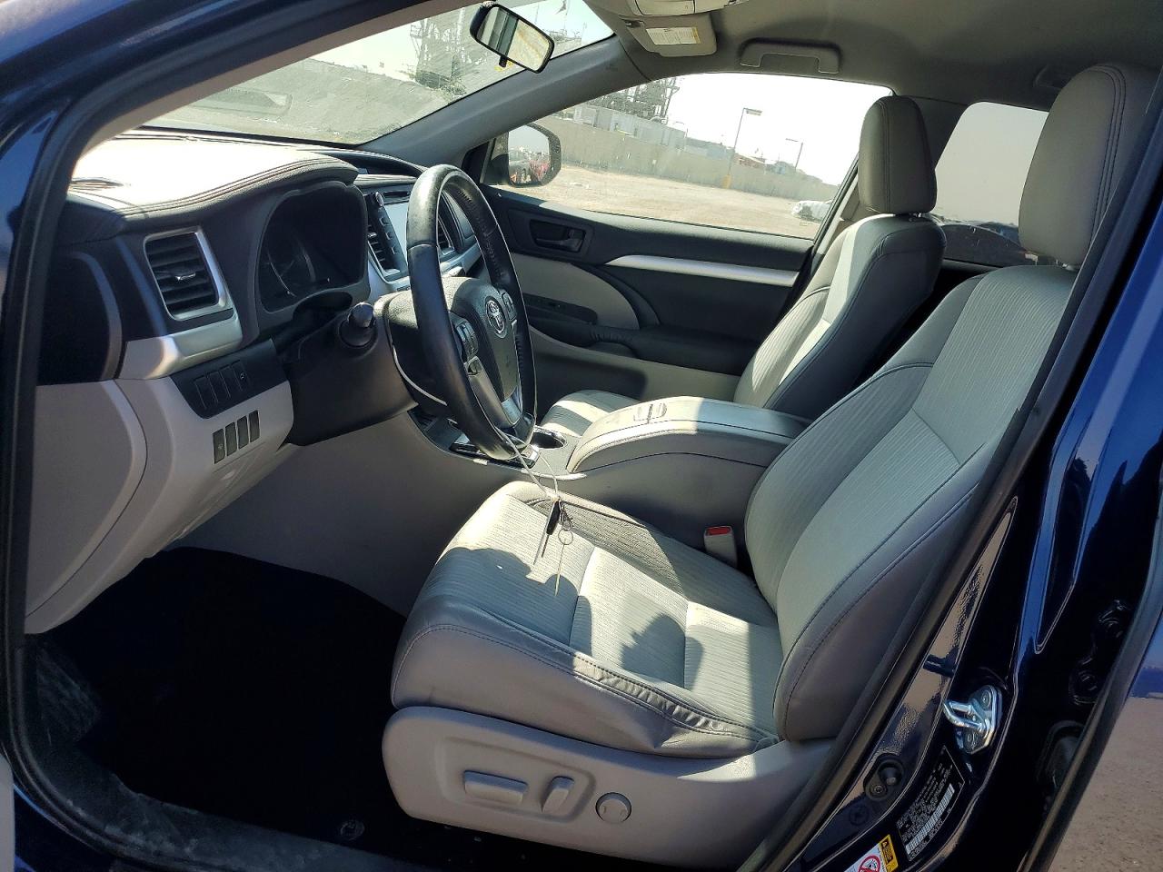 2016 TOYOTA HIGHLANDER LE PLUS photo 7