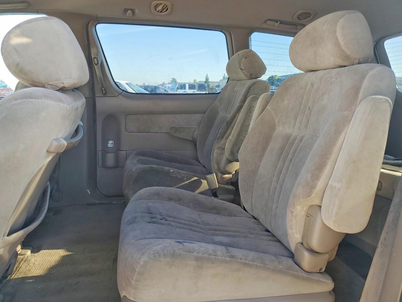 1999 TOYOTA SIENNA LE photo 11