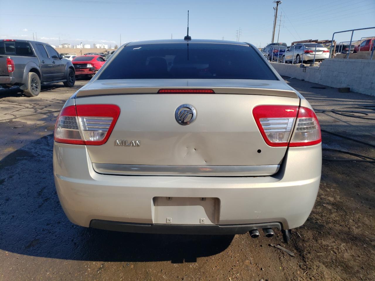 2010 MERCURY MILAN photo 11