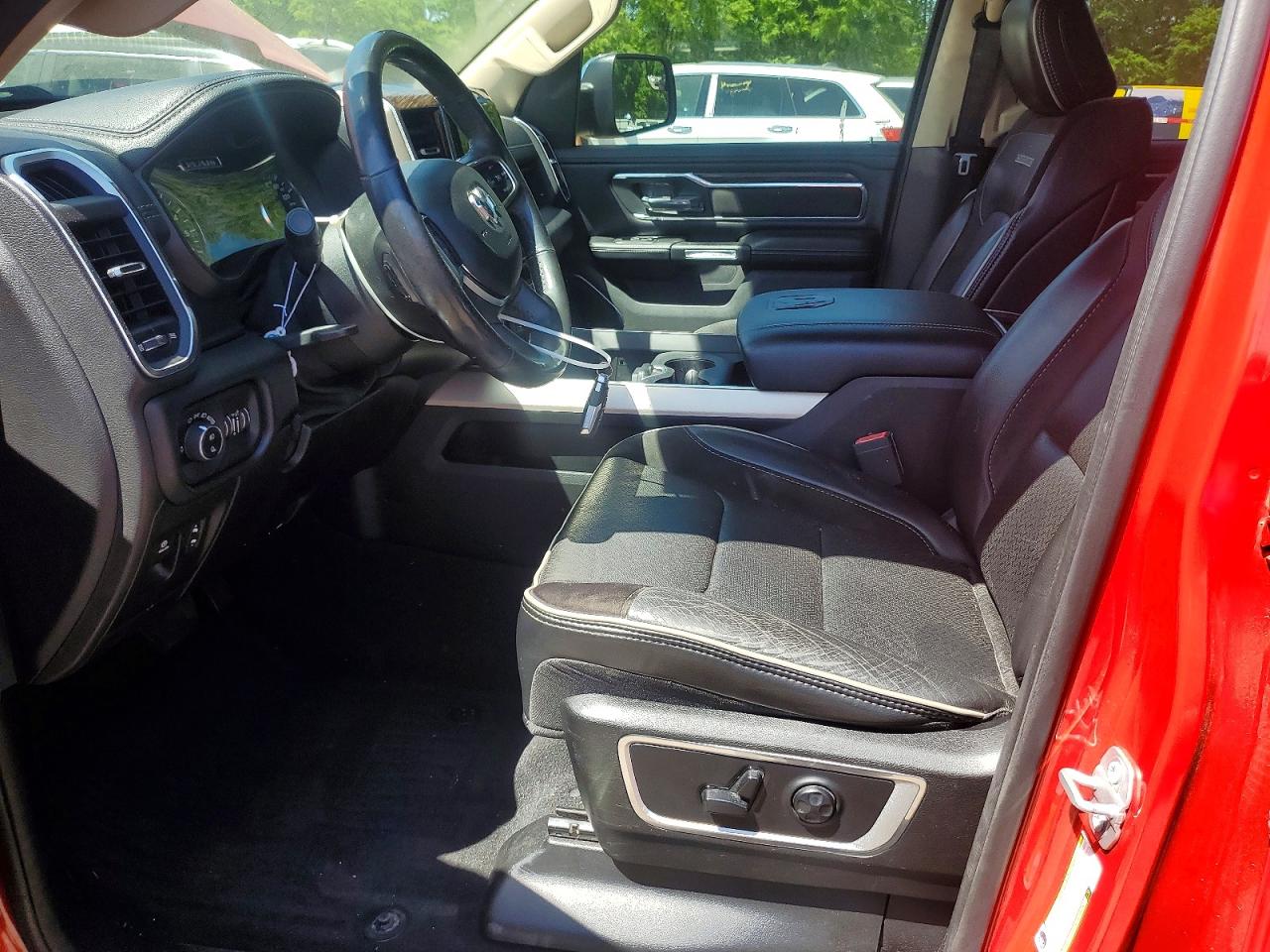 2019 RAM 1500 LARAMIE photo 7