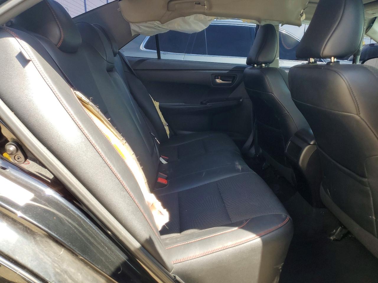 2017 TOYOTA CAMRY SE photo 10
