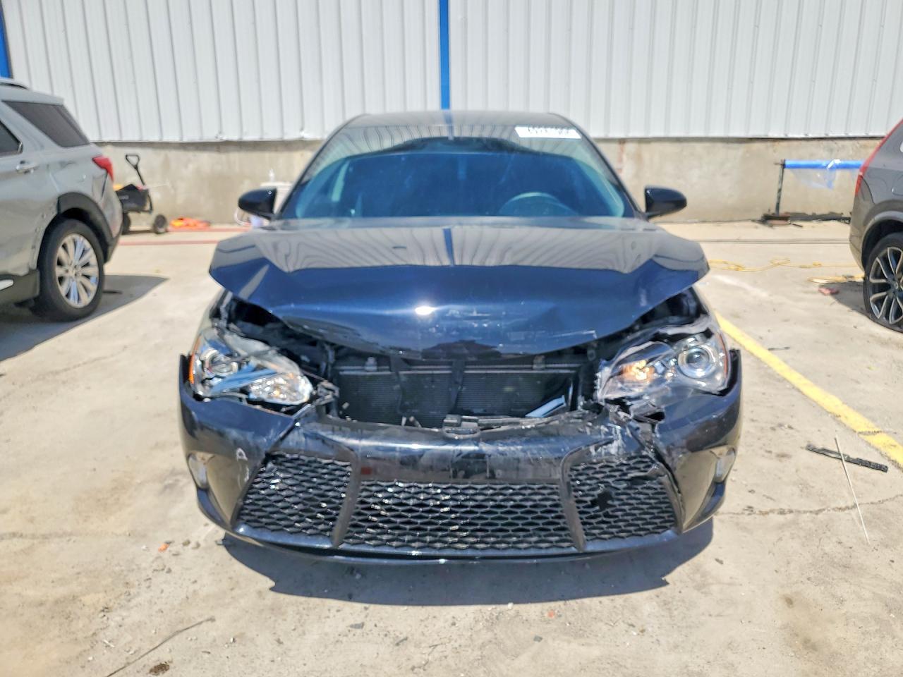 2017 TOYOTA CAMRY SE photo 5