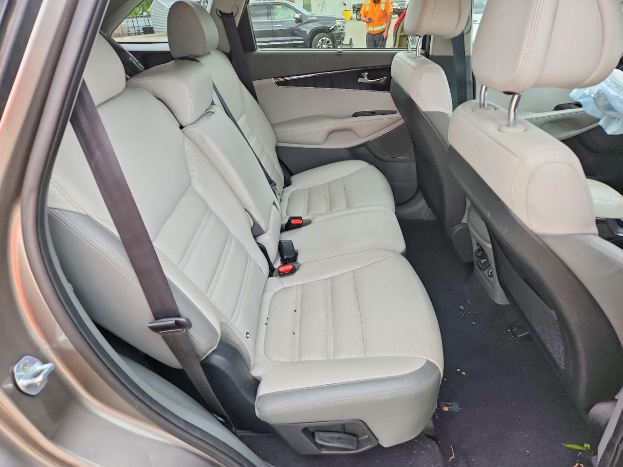 2016 KIA SORENTO SX V6 photo 11