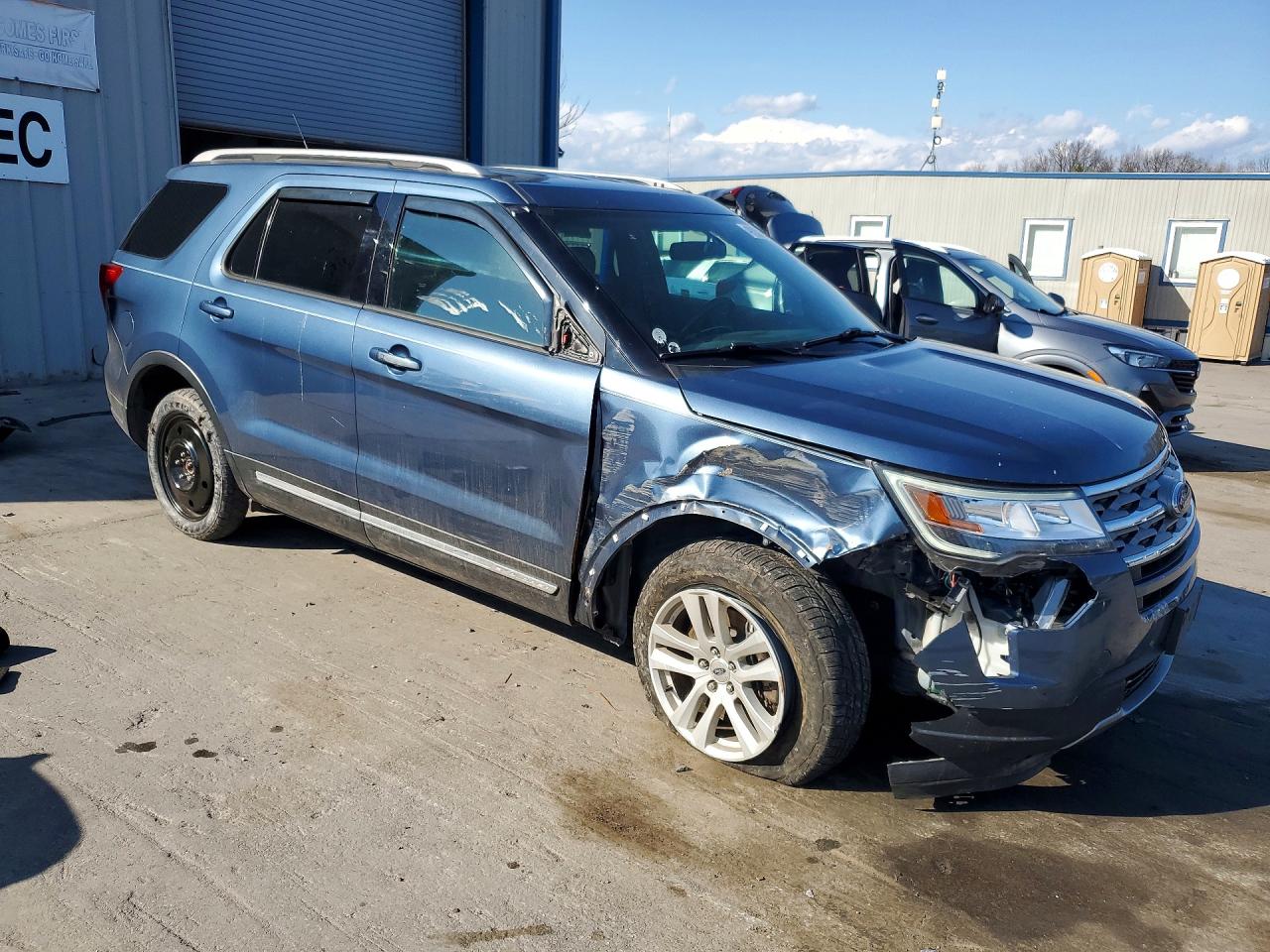 2018 FORD EXPLORER XLT photo 7