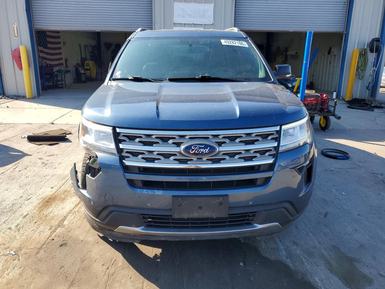 2018 FORD EXPLORER XLT photo 9
