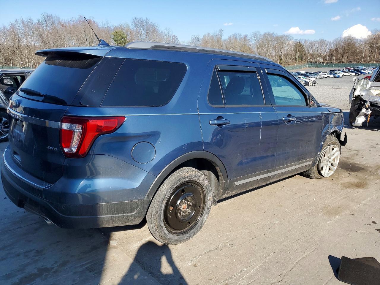 2018 FORD EXPLORER XLT photo 5