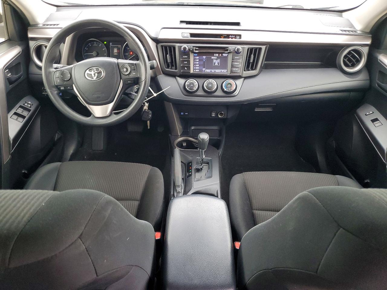 2018 TOYOTA RAV4 LE photo 8