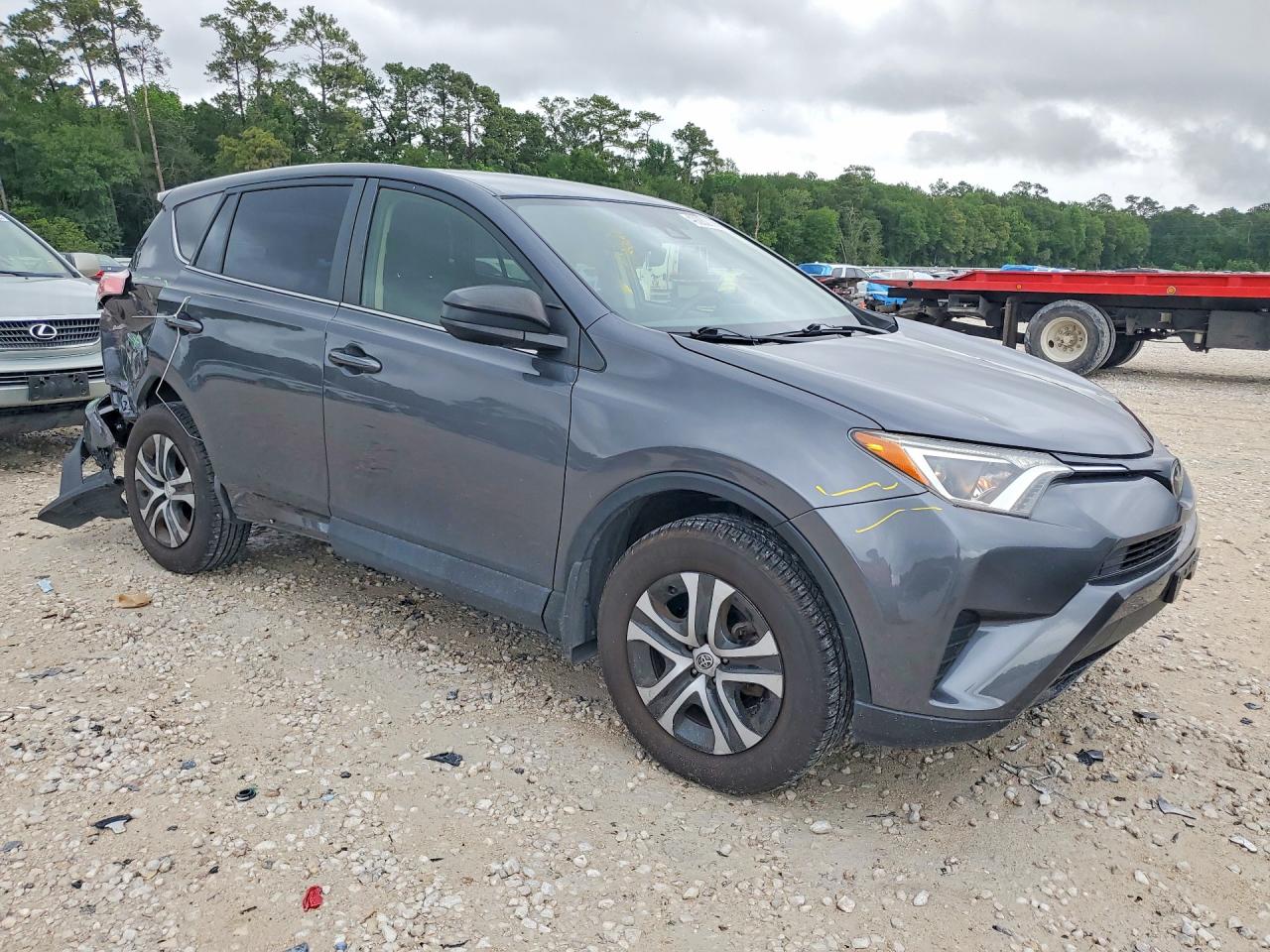 2018 TOYOTA RAV4 LE photo 4