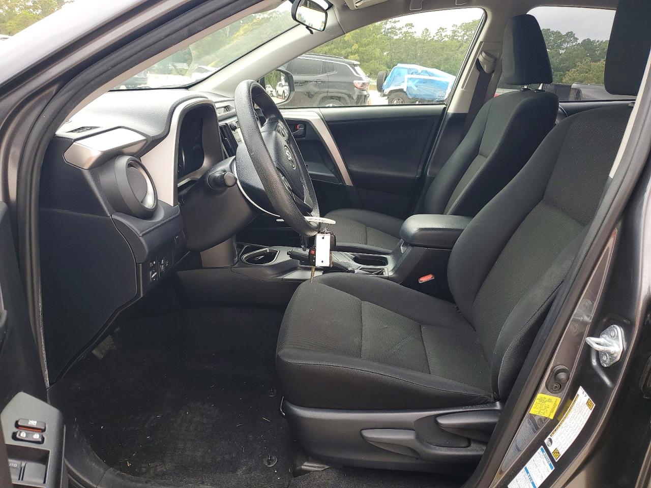 2018 TOYOTA RAV4 LE photo 7