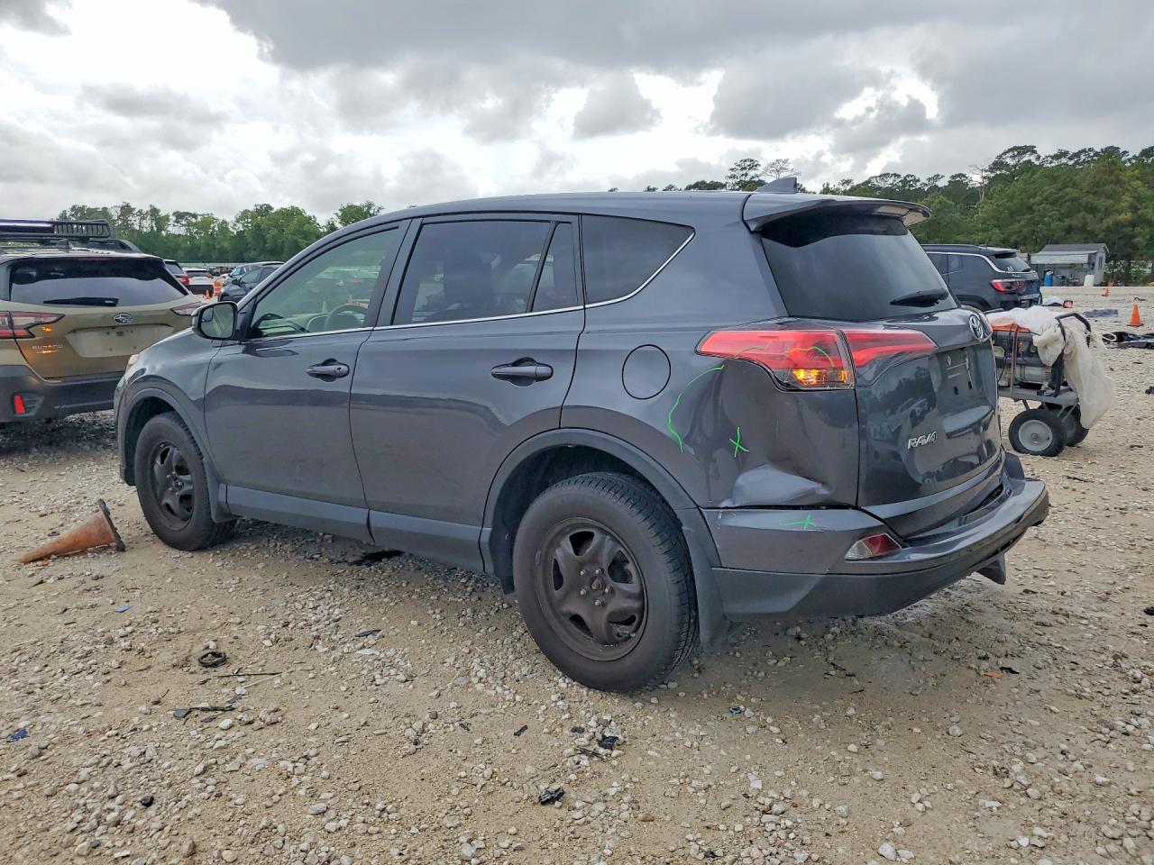 2018 TOYOTA RAV4 LE photo 2