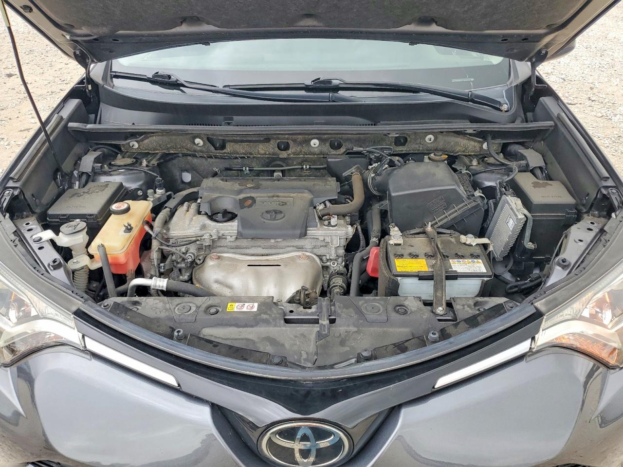 2018 TOYOTA RAV4 LE photo 11
