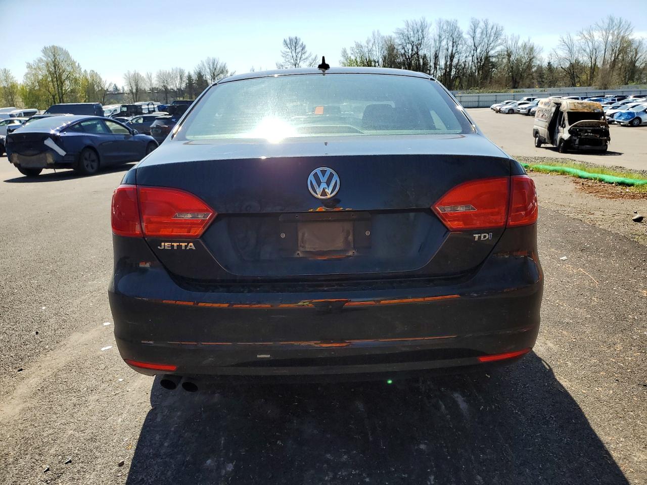 2012 VOLKSWAGEN JETTA TDI photo 11