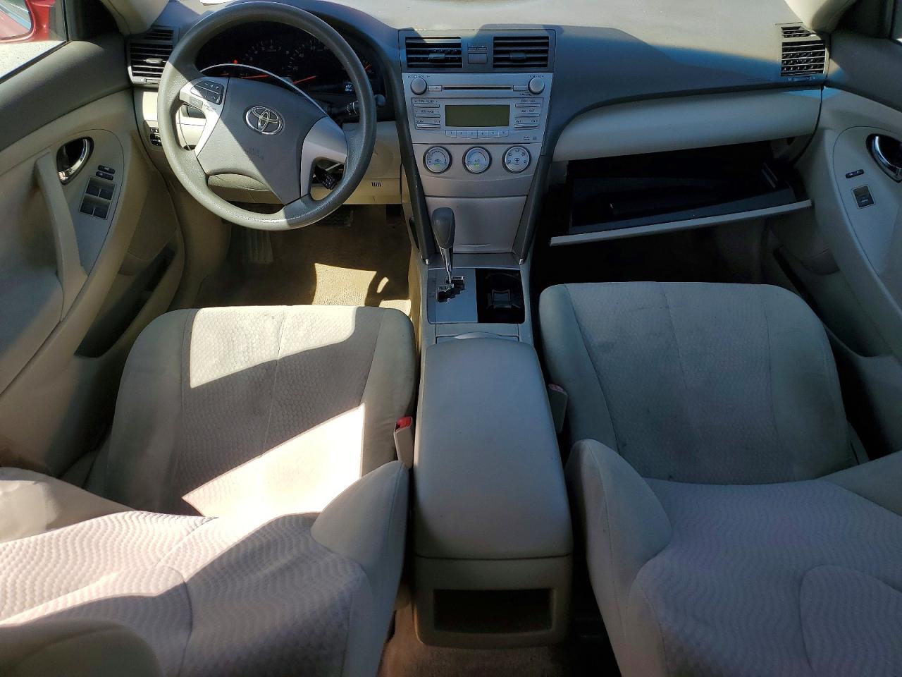 2010 TOYOTA CAMRY LE photo 15