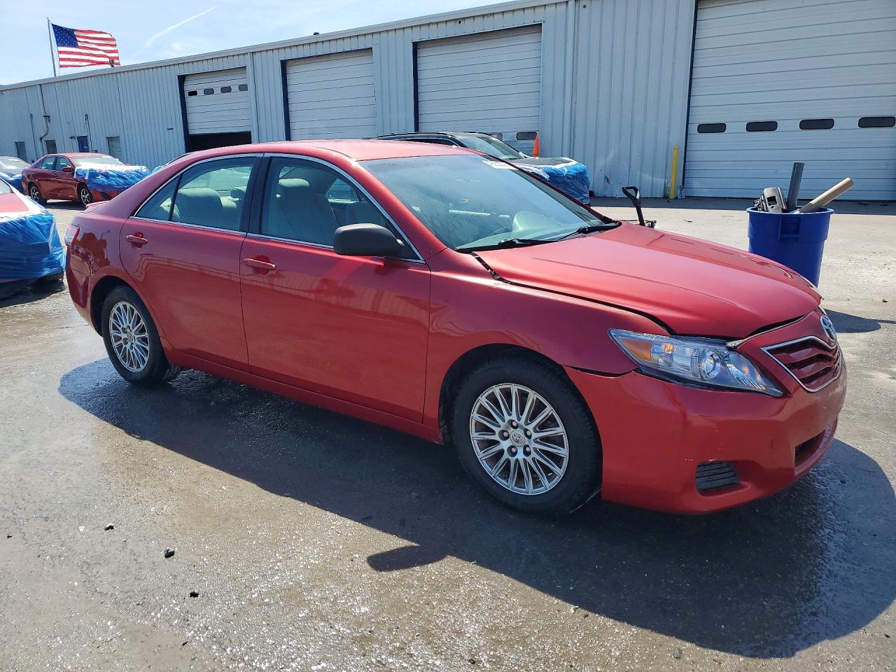 2010 TOYOTA CAMRY LE photo 7