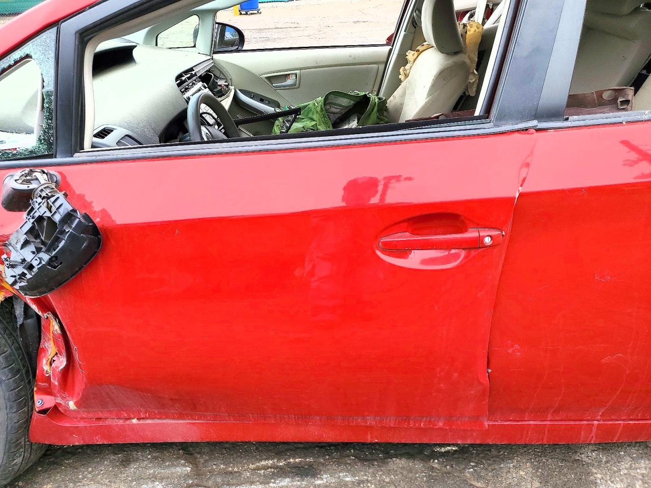 2011 TOYOTA PRIUS TWO photo 7
