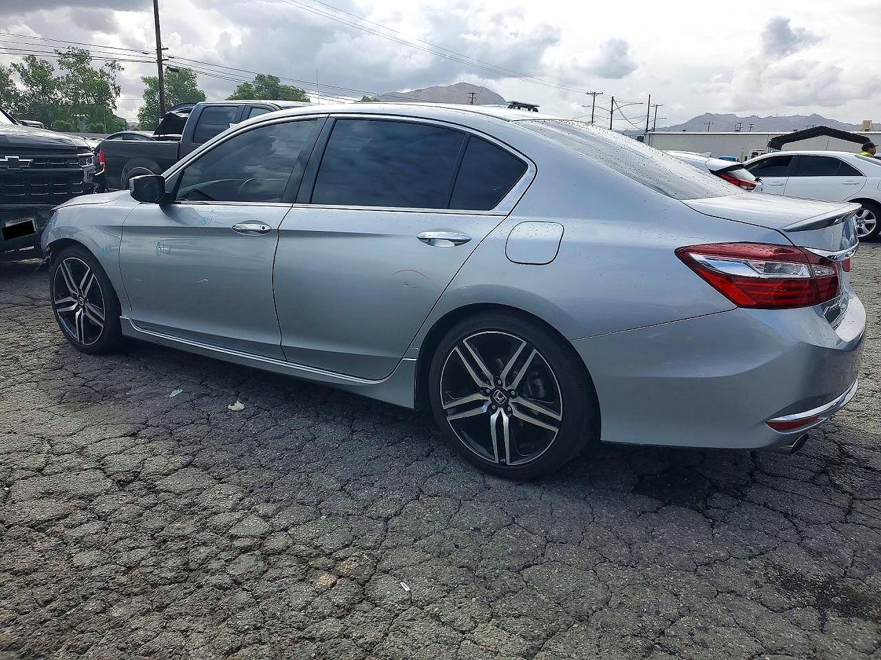2017 HONDA ACCORD SPORT photo 3