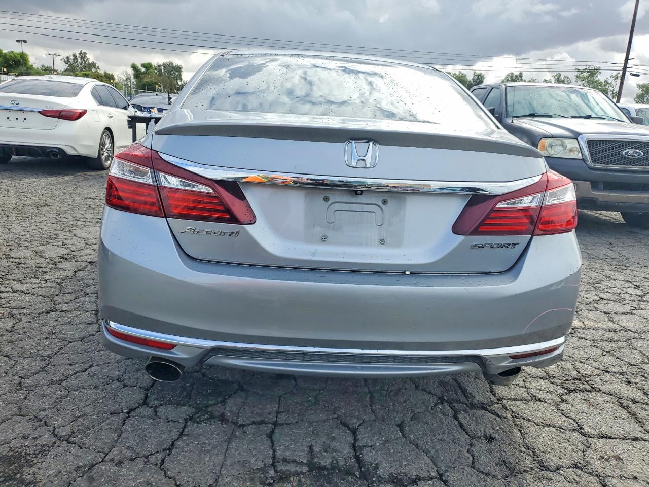 2017 HONDA ACCORD SPORT photo 11