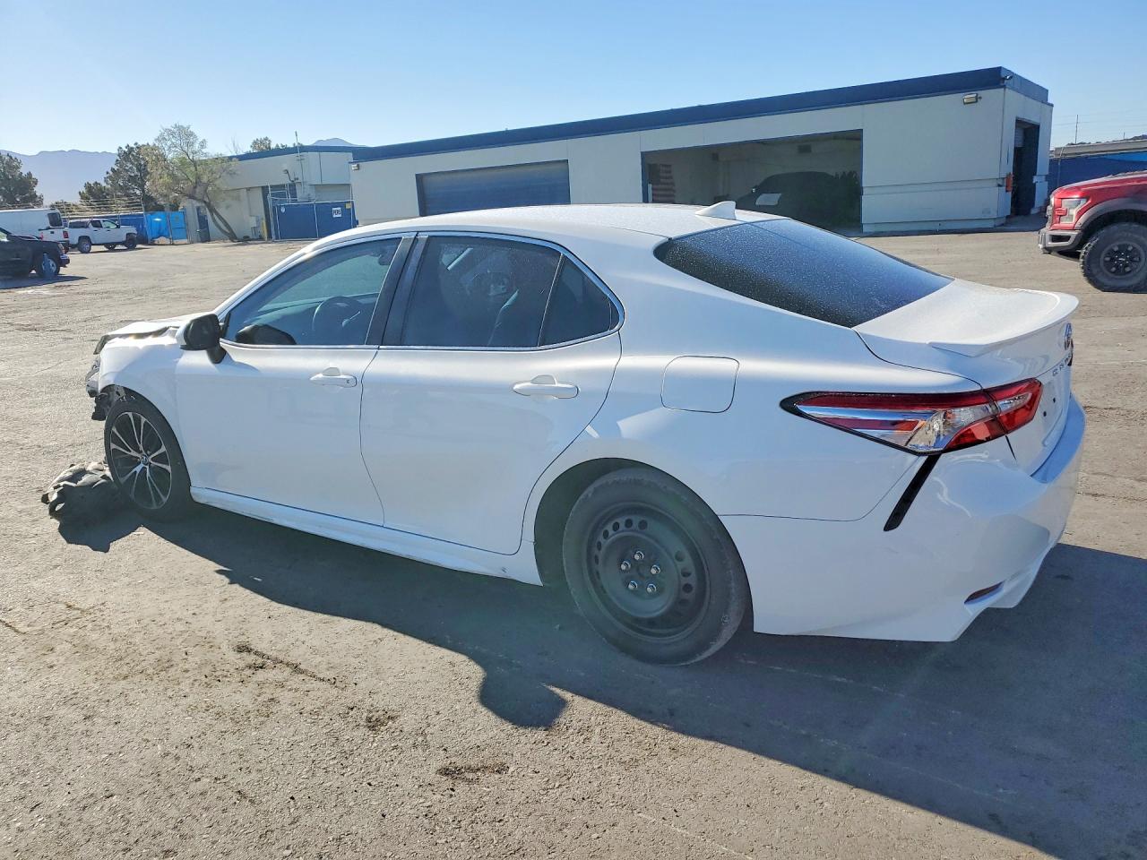 2020 TOYOTA CAMRY photo 3