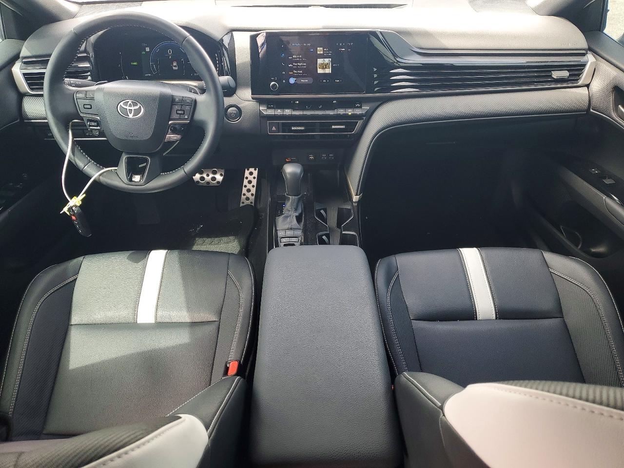 2025 TOYOTA CAMRY SE photo 22