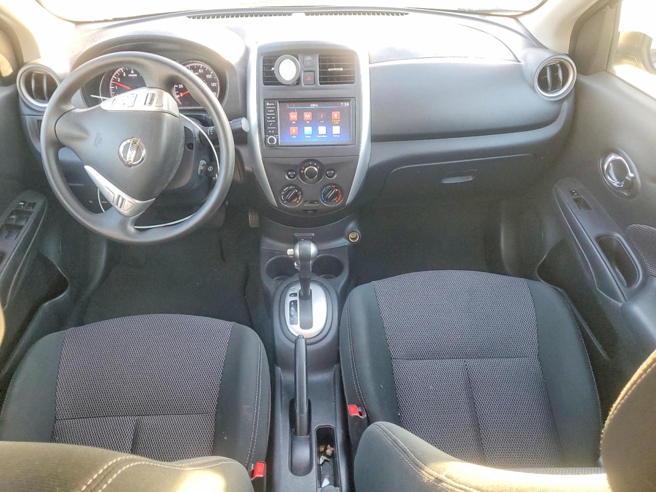 2019 NISSAN VERSA SV photo 22