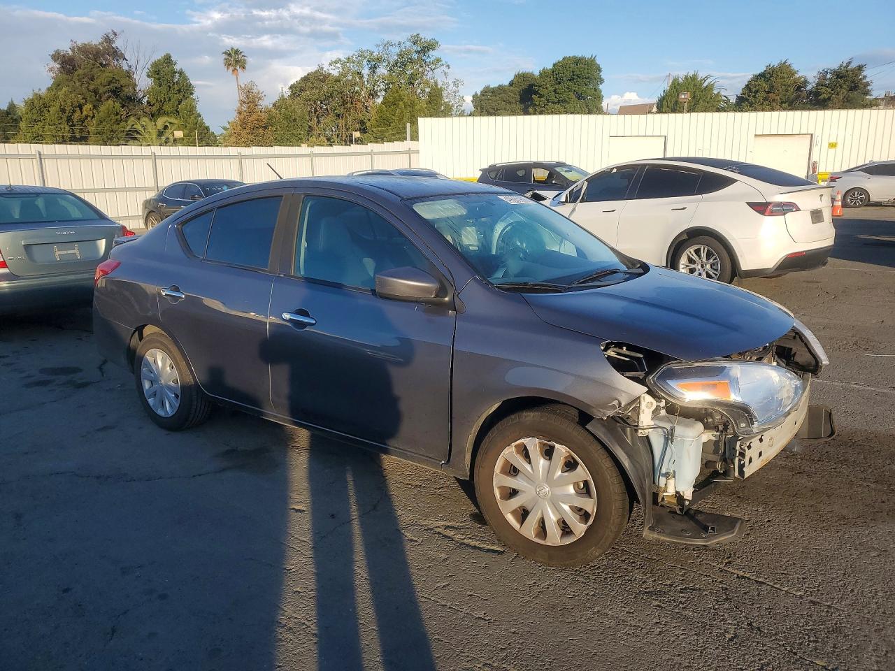 2019 NISSAN VERSA SV photo 10