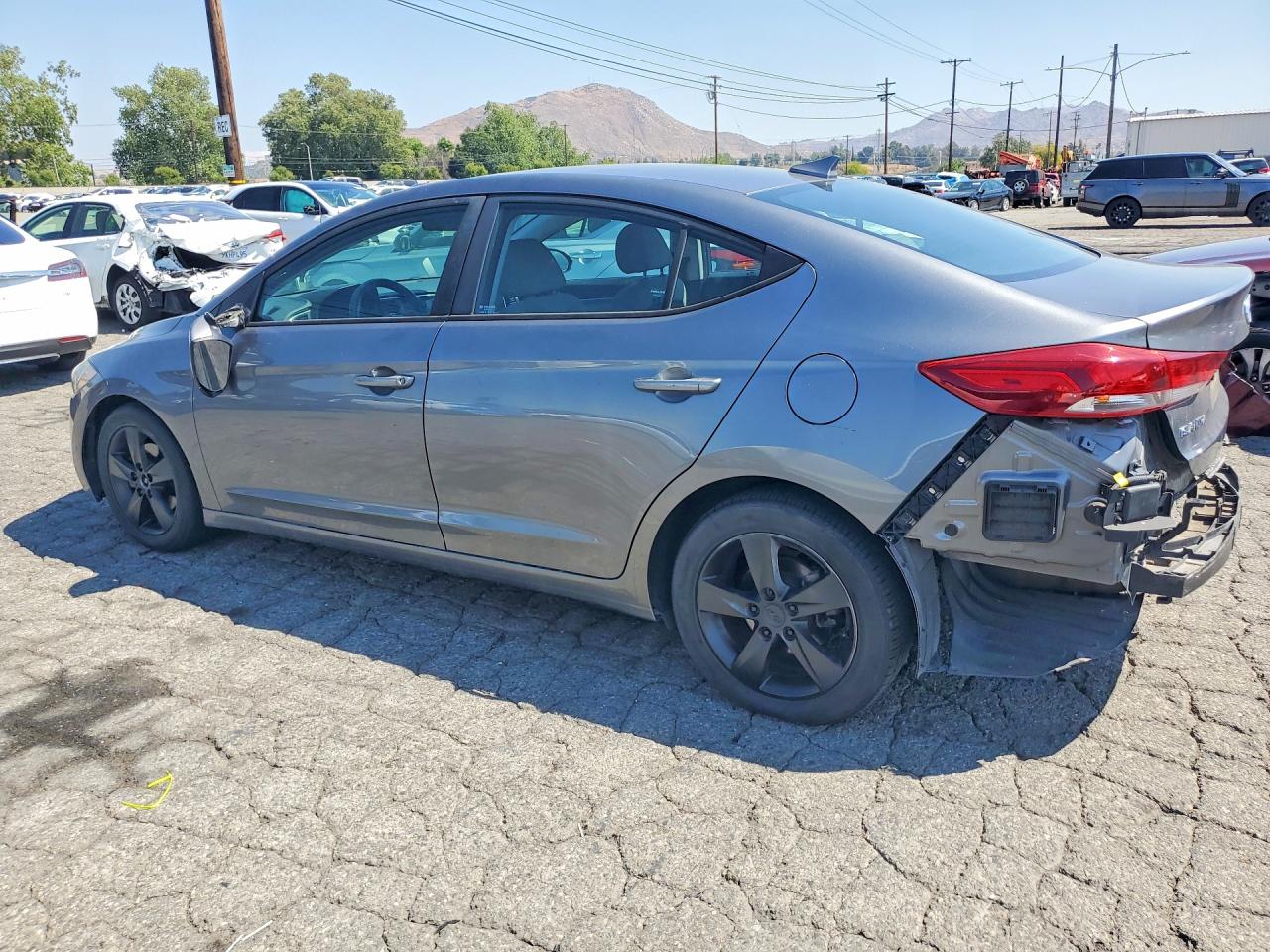 2018 HYUNDAI ELANTRA SEL photo 3