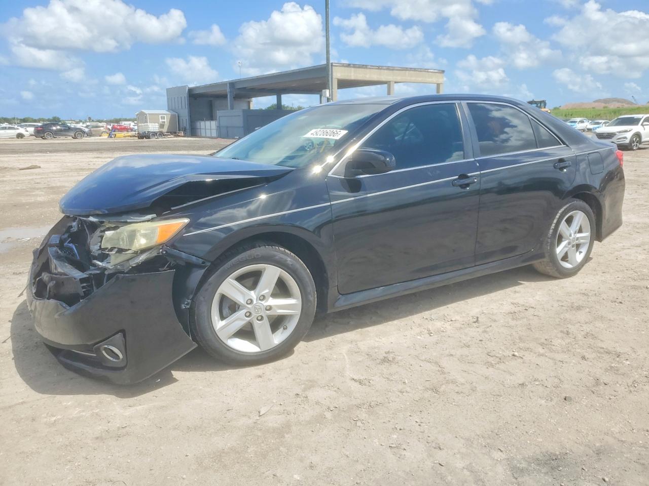 2013 TOYOTA CAMRY