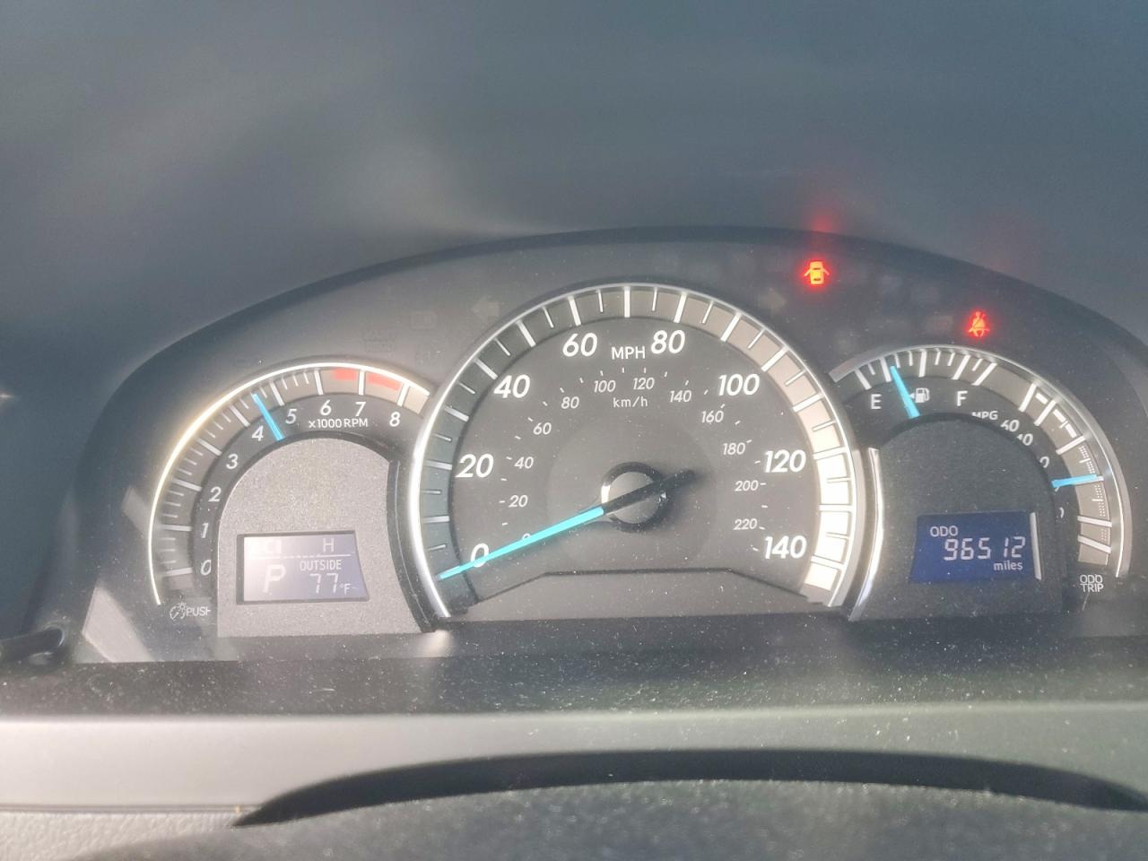 2013 TOYOTA CAMRY SE photo 25