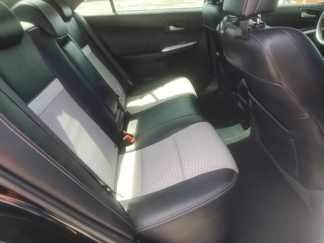2013 TOYOTA CAMRY SE photo 28