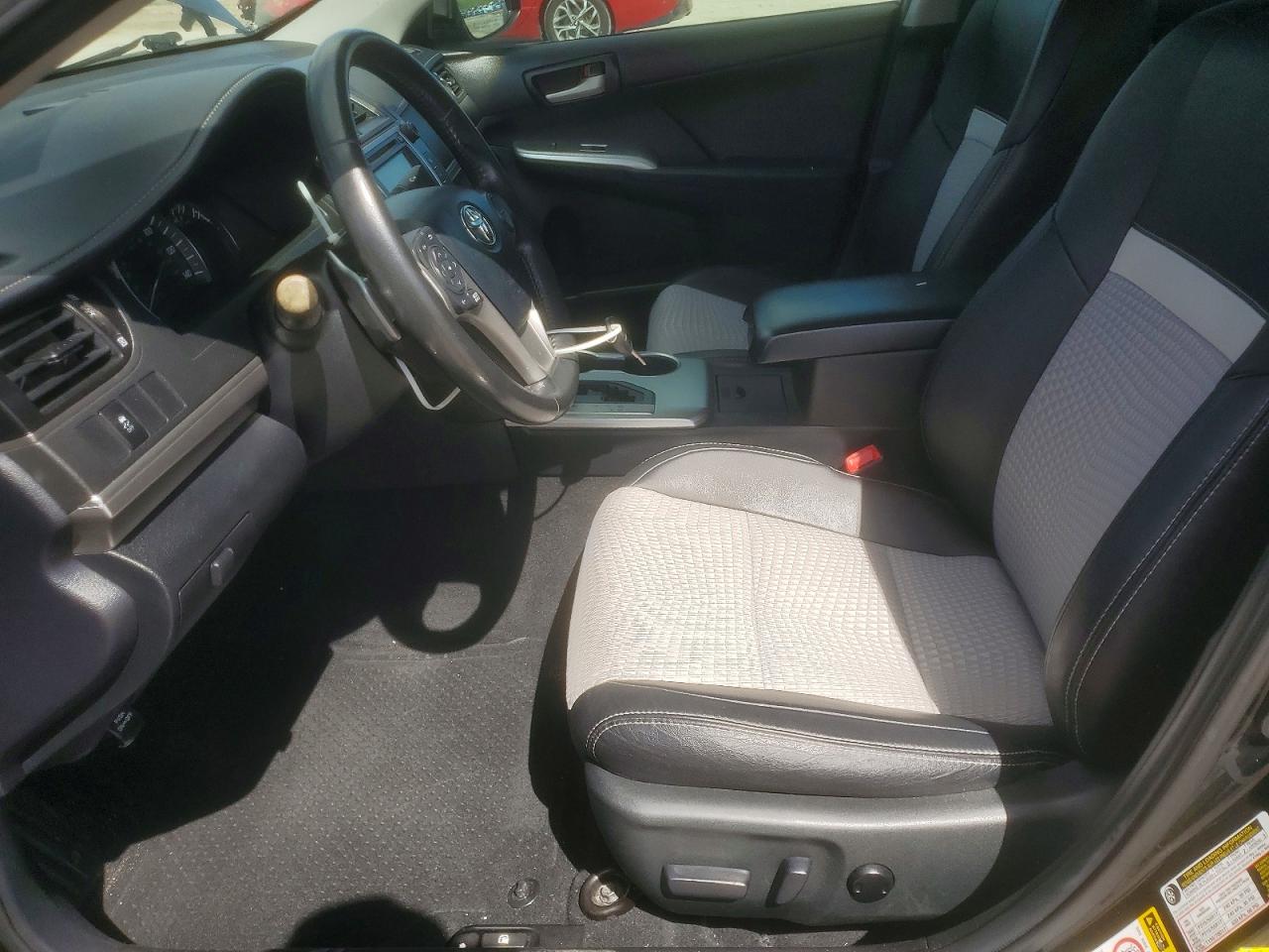 2013 TOYOTA CAMRY SE photo 19