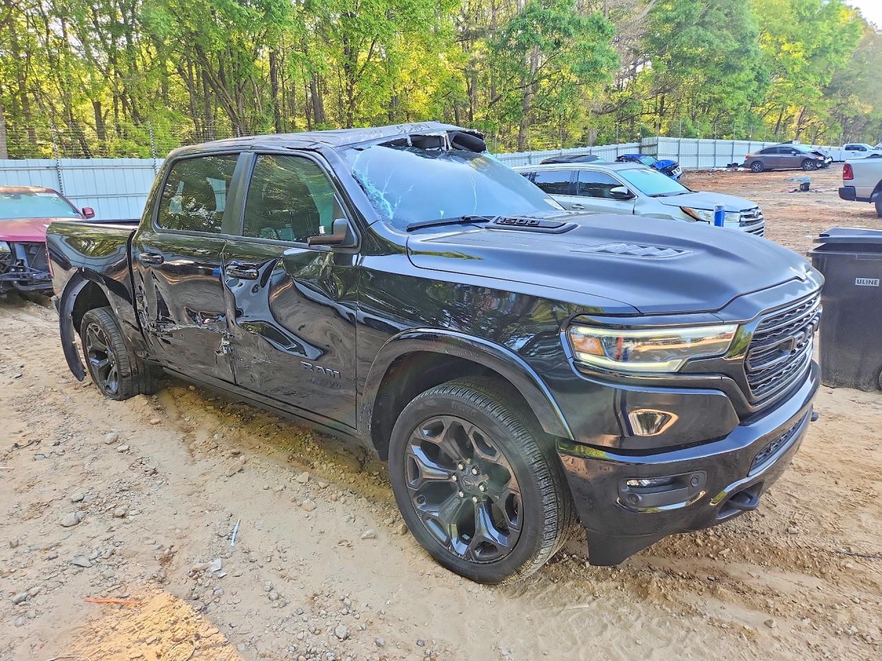 2023 RAM 1500 LIMITED photo 4