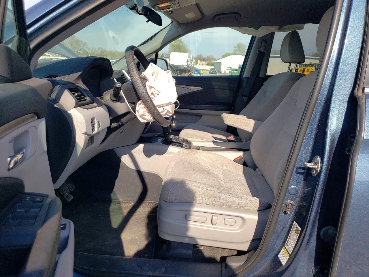 2016 HONDA PILOT EX photo 19