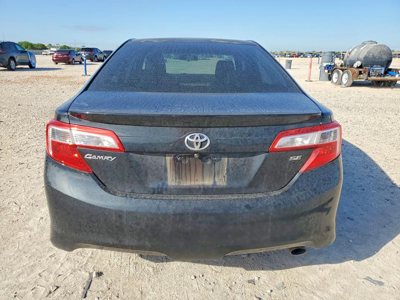 2012 TOYOTA CAMRY SE photo 16