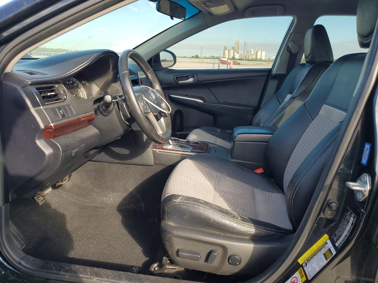 2012 TOYOTA CAMRY SE photo 19