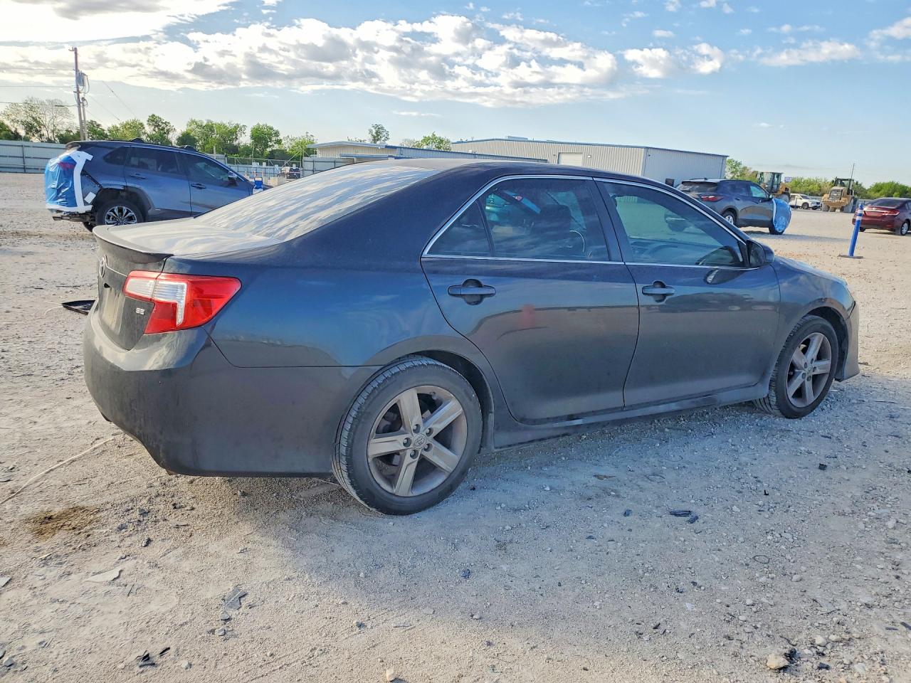 2012 TOYOTA CAMRY SE photo 7