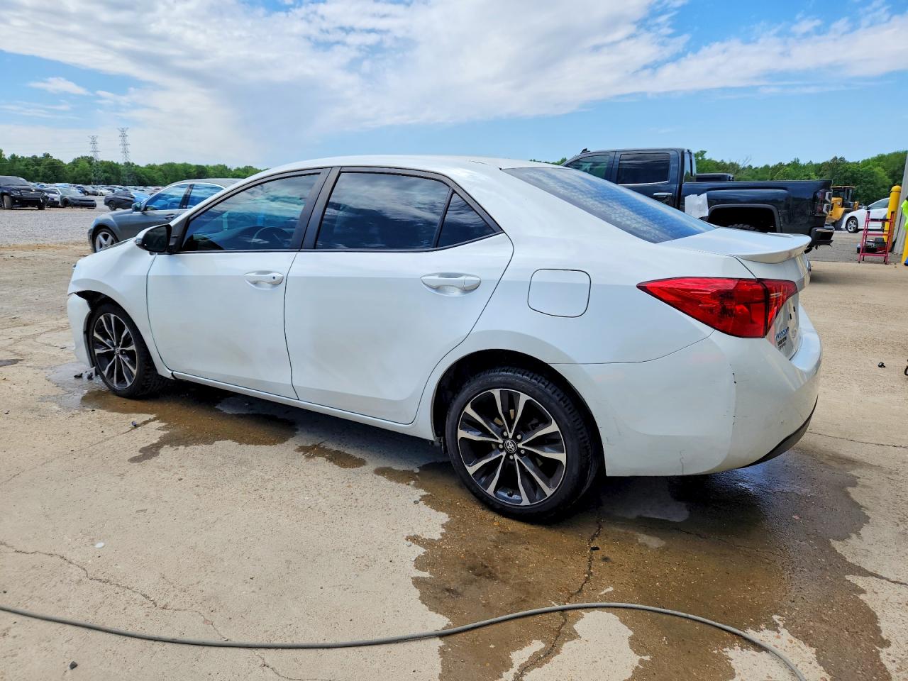 2018 TOYOTA COROLLA SE photo 3