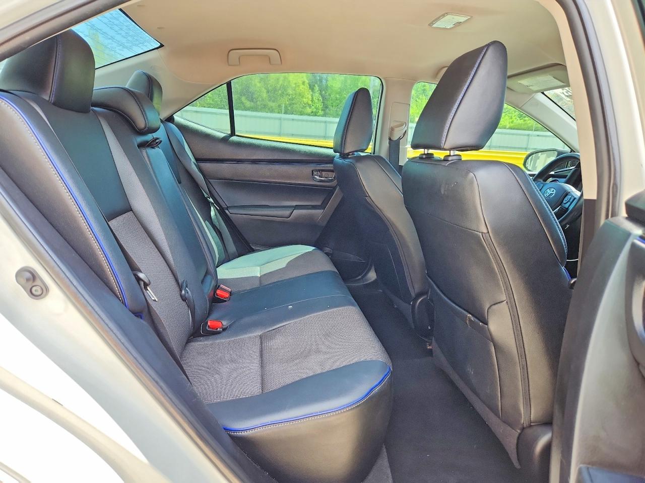 2018 TOYOTA COROLLA SE photo 19