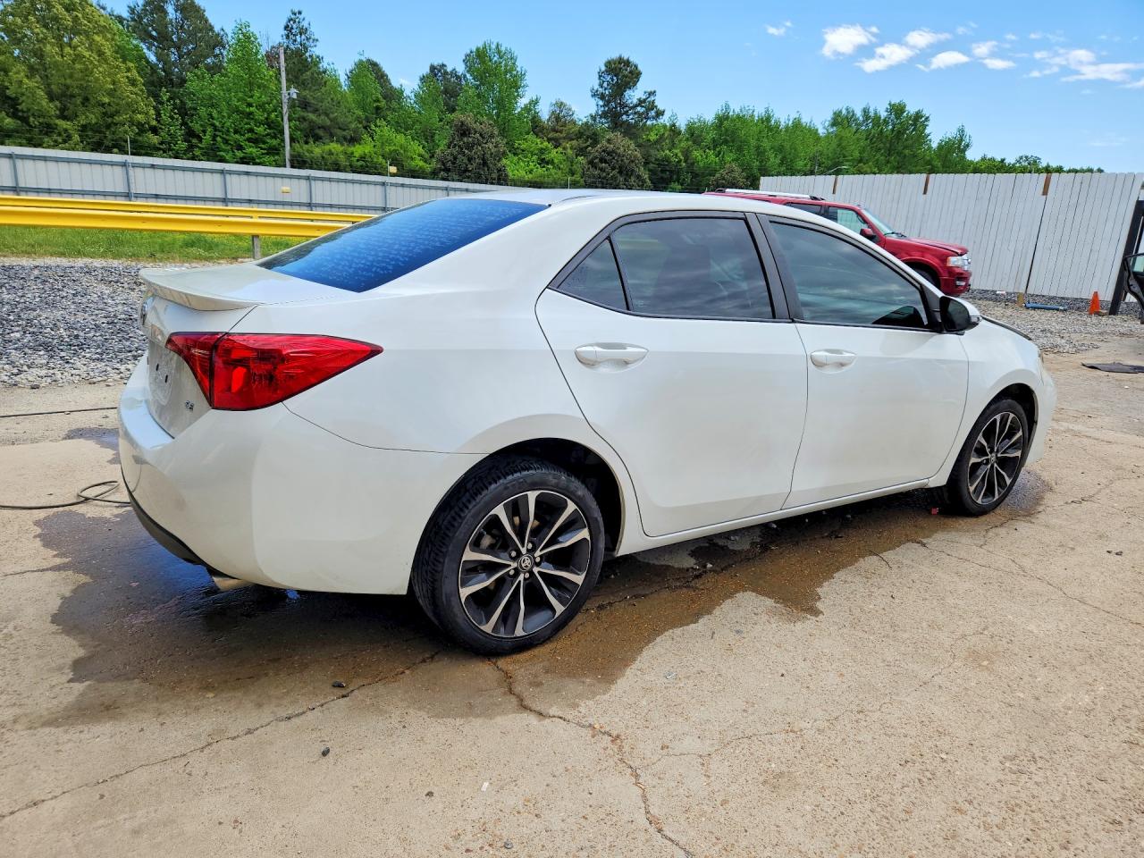 2018 TOYOTA COROLLA SE photo 5