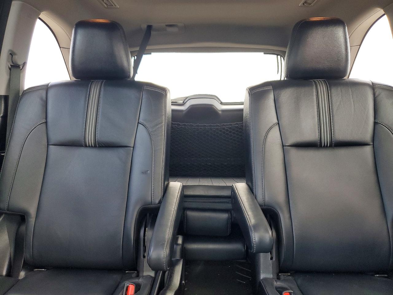 2017 TOYOTA HIGHLANDER SE photo 19
