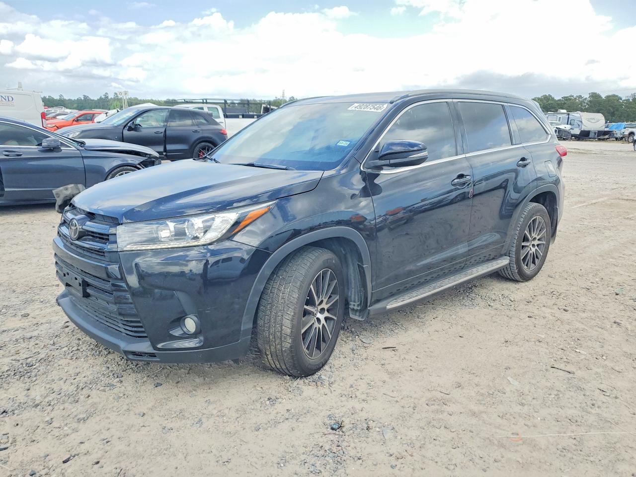 2017 TOYOTA HIGHLANDER
