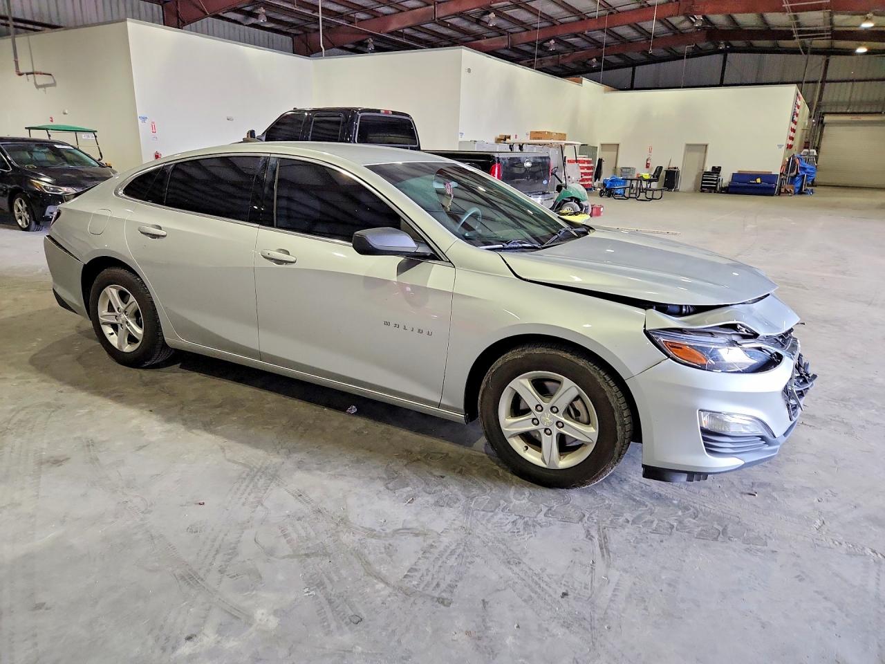 2020 CHEVROLET MALIBU LS photo 4
