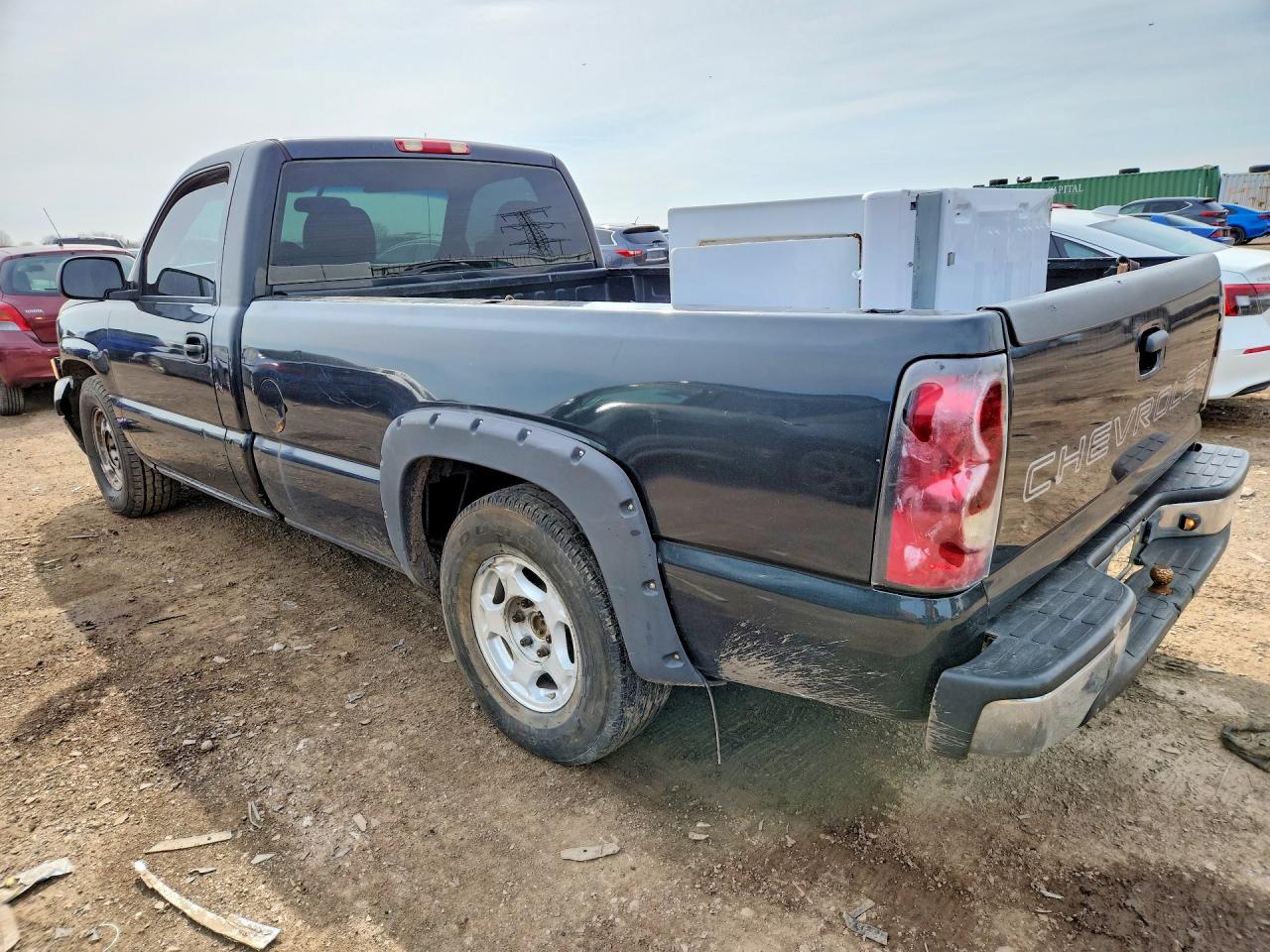 2004 CHEVROLET SILVERADO C1500 photo 3