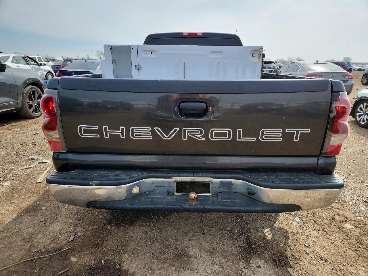 2004 CHEVROLET SILVERADO C1500 photo 11
