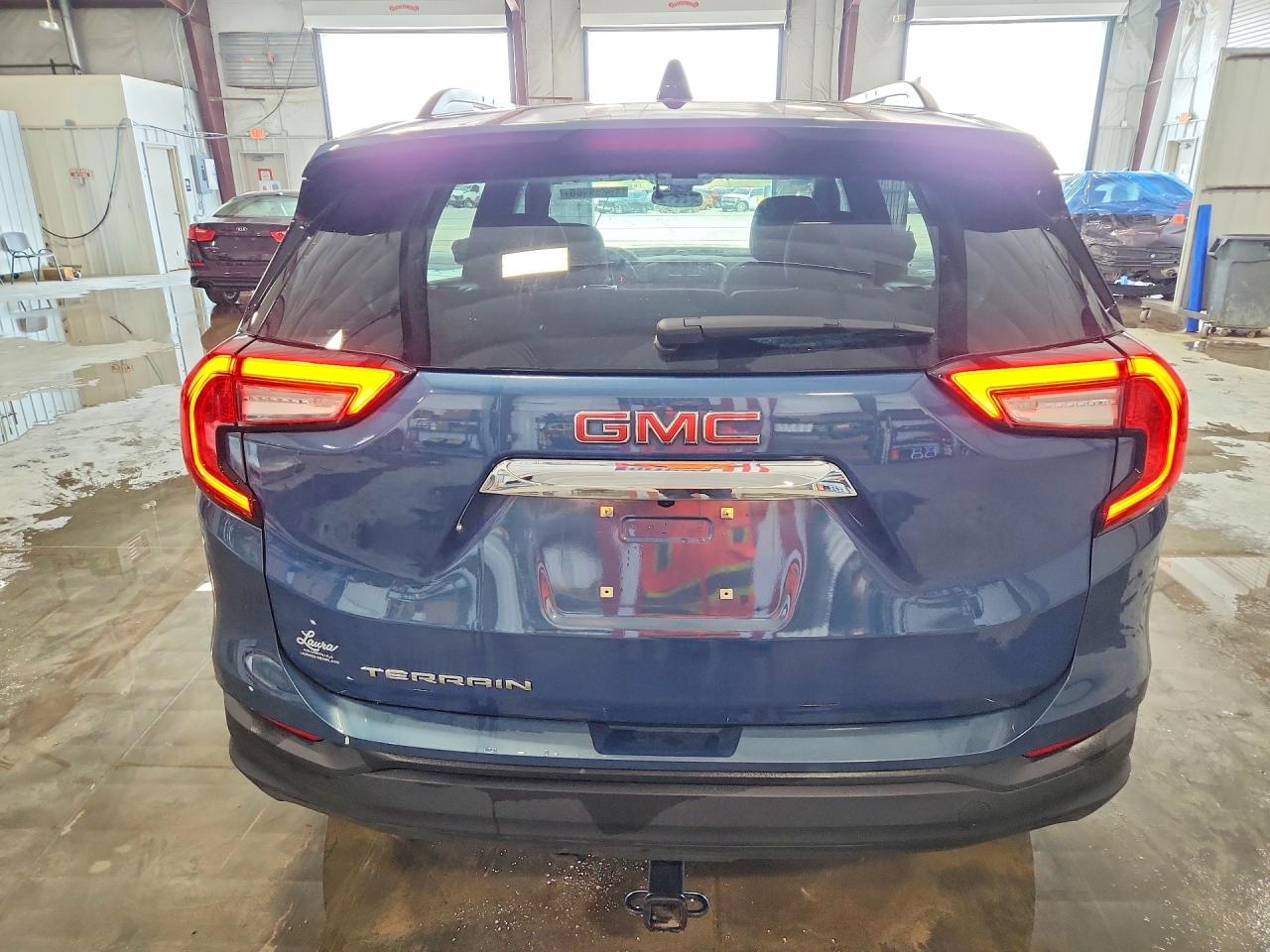 2024 GMC TERRAIN SLE photo 16